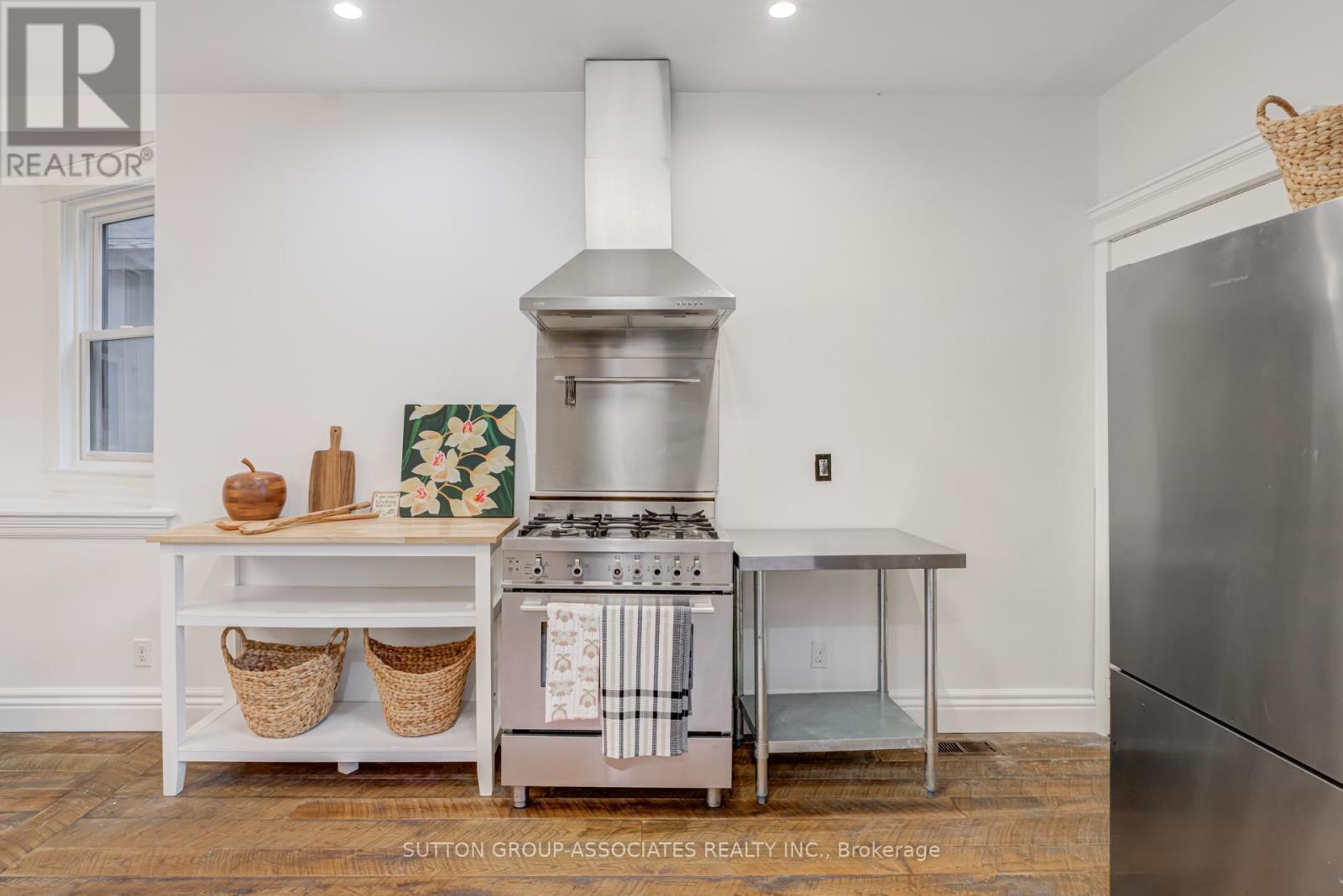 960 Shaw Street, Toronto, Ontario  M6G 3M7 - Photo 10 - W12452746