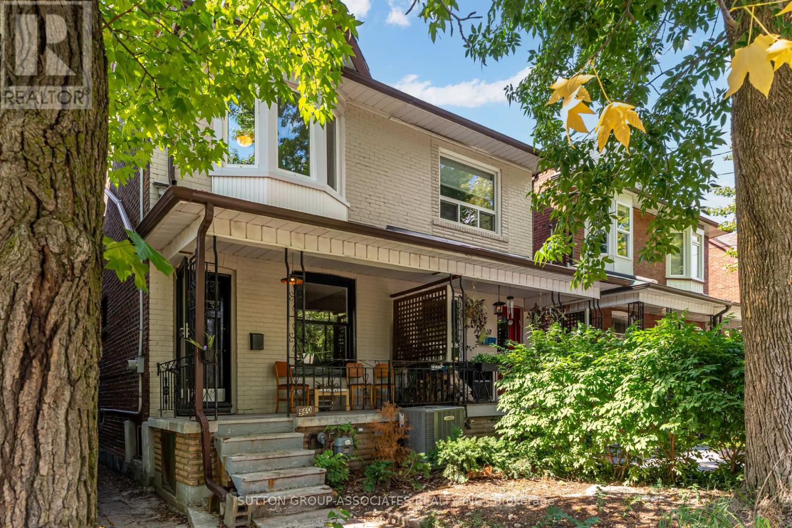 960 Shaw Street, Toronto, Ontario  M6G 3M7 - Photo 2 - W12452746
