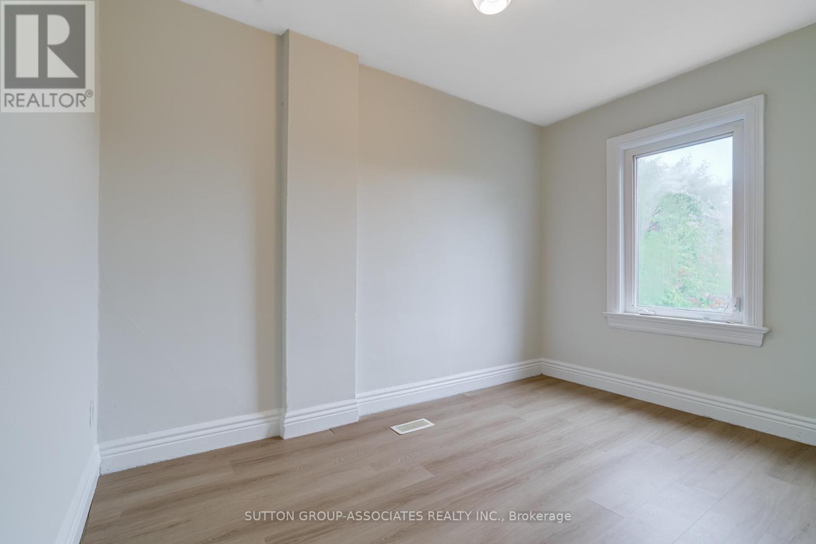 960 Shaw Street, Toronto, Ontario  M6G 3M7 - Photo 23 - W12452746