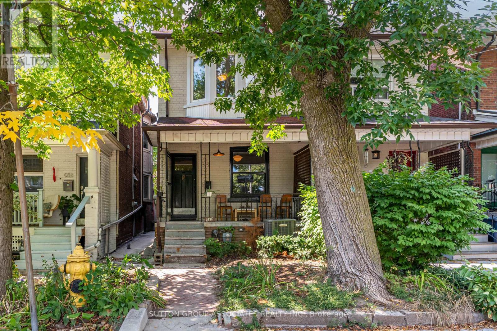960 Shaw Street, Toronto, Ontario  M6G 3M7 - Photo 3 - W12452746