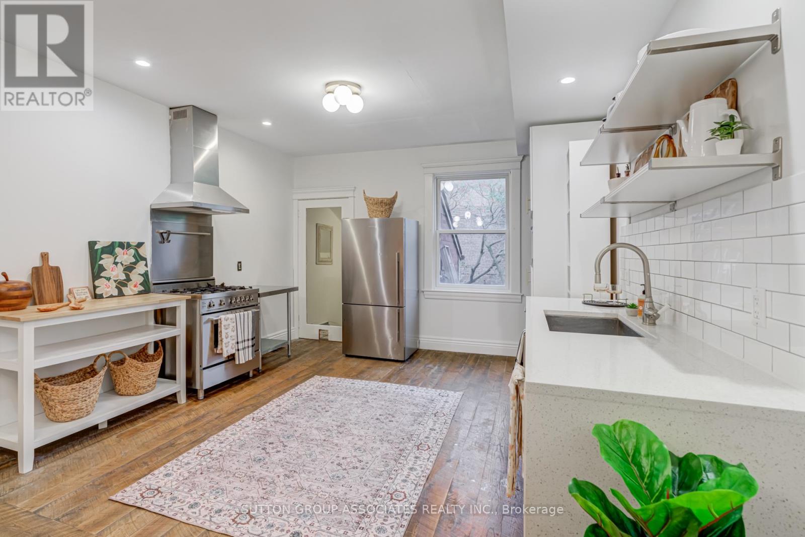 960 Shaw Street, Toronto, Ontario  M6G 3M7 - Photo 9 - W12452746