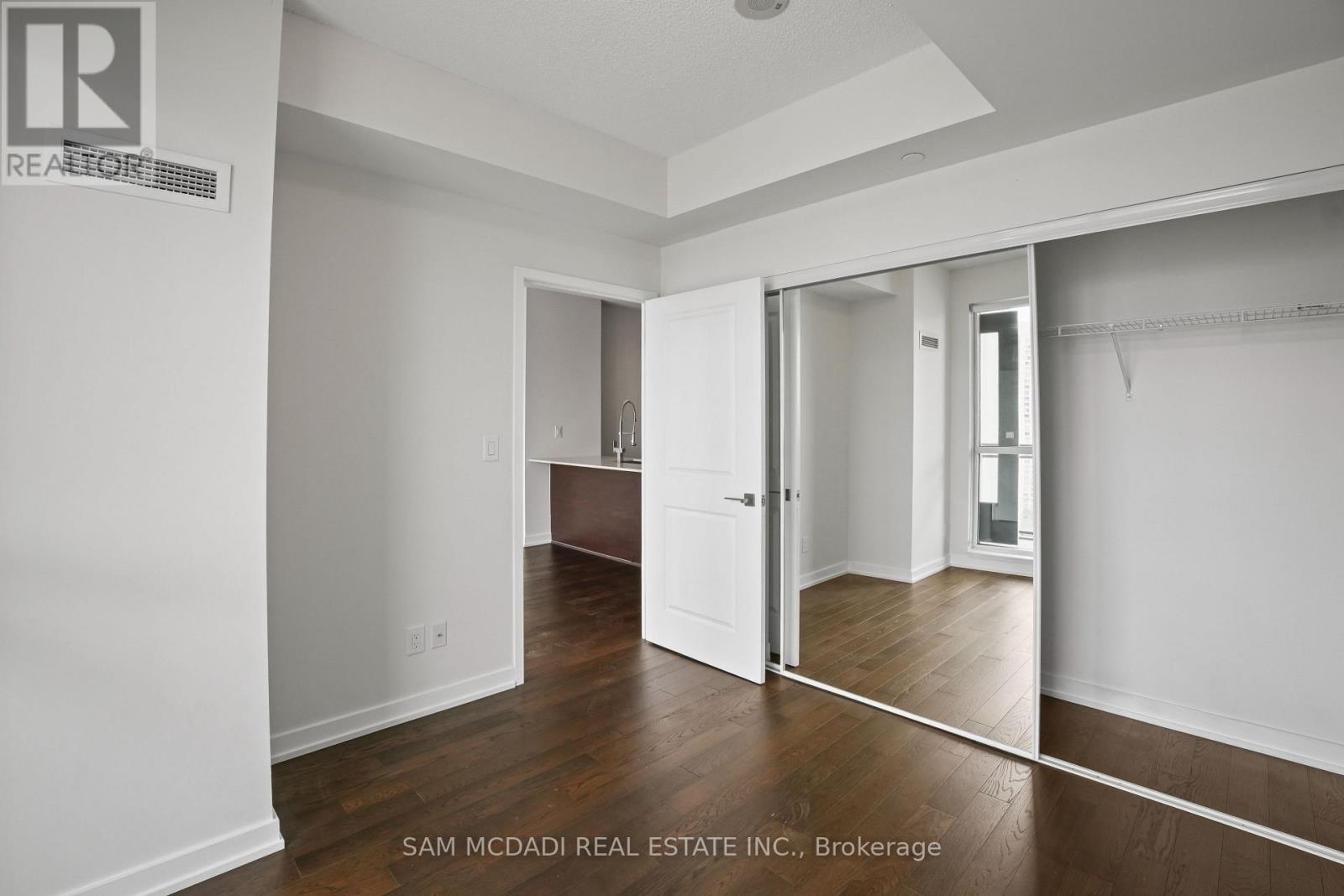 1706 - 4011 Brickstone Mews, Mississauga, Ontario  L5B 0G3 - Photo 11 - W12452749