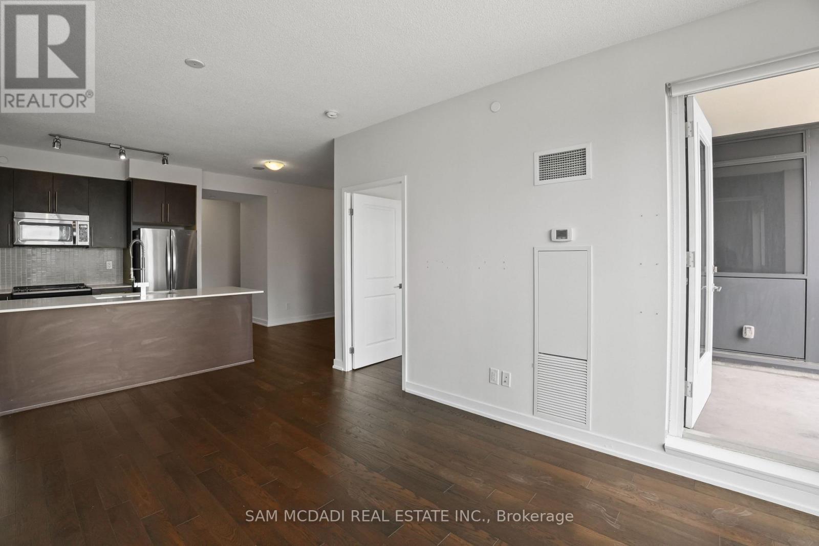 1706 - 4011 Brickstone Mews, Mississauga, Ontario  L5B 0G3 - Photo 12 - W12452749