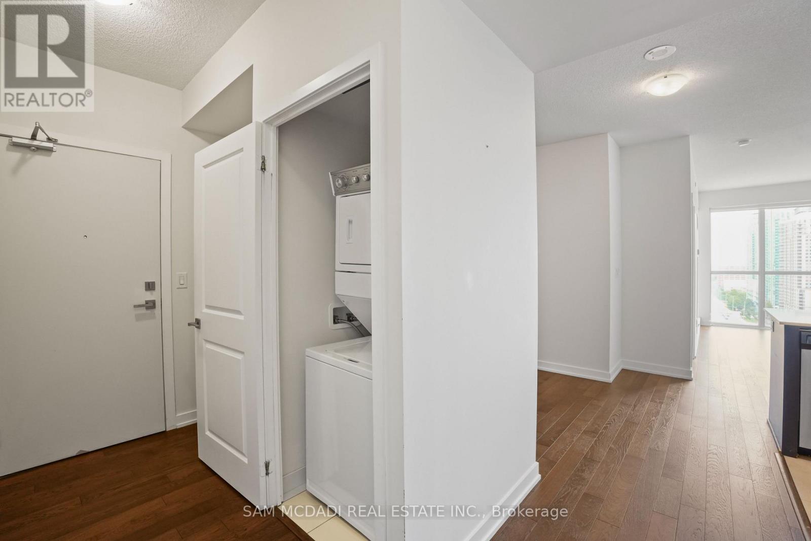 1706 - 4011 Brickstone Mews, Mississauga, Ontario  L5B 0G3 - Photo 17 - W12452749