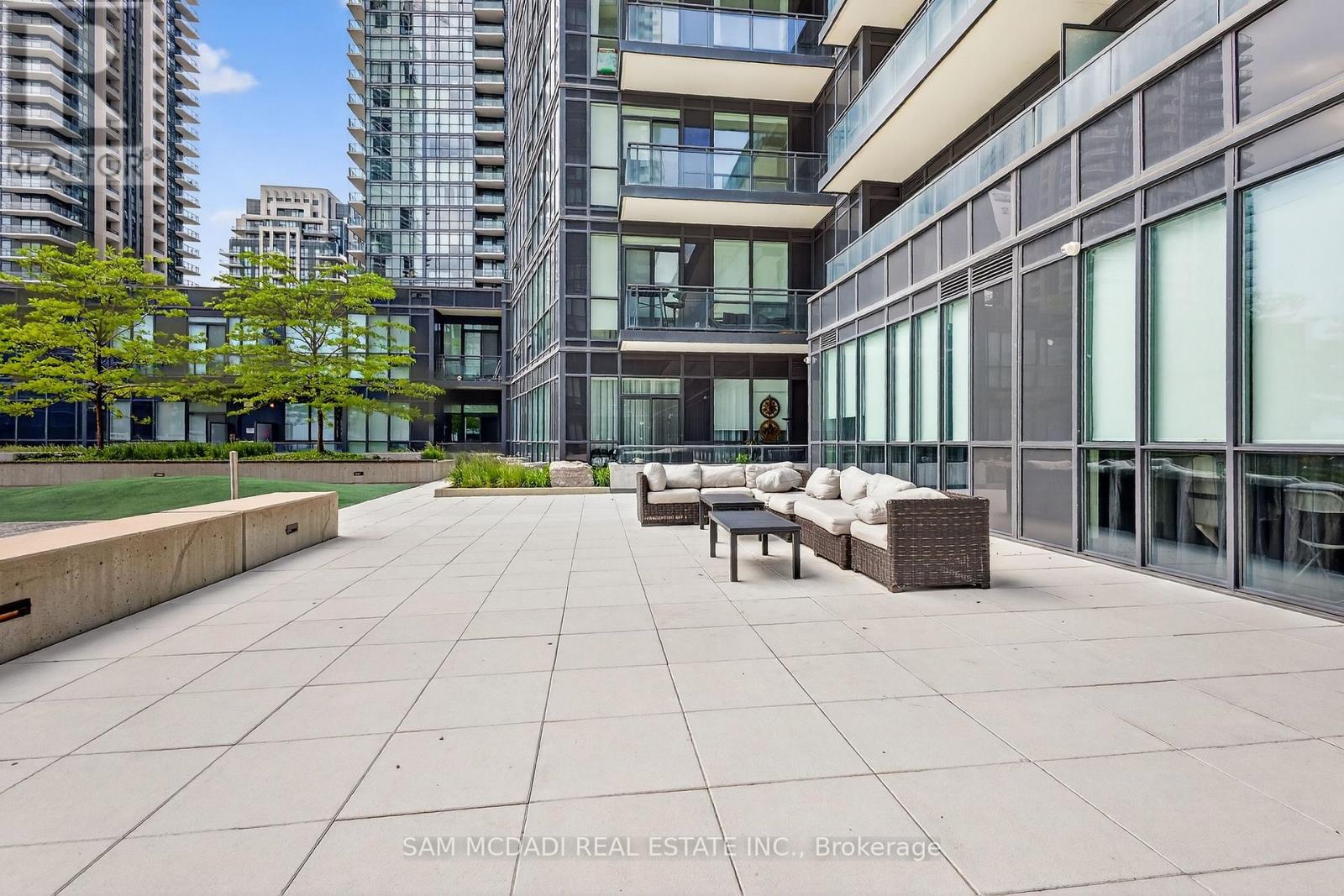 1706 - 4011 Brickstone Mews, Mississauga, Ontario  L5B 0G3 - Photo 20 - W12452749