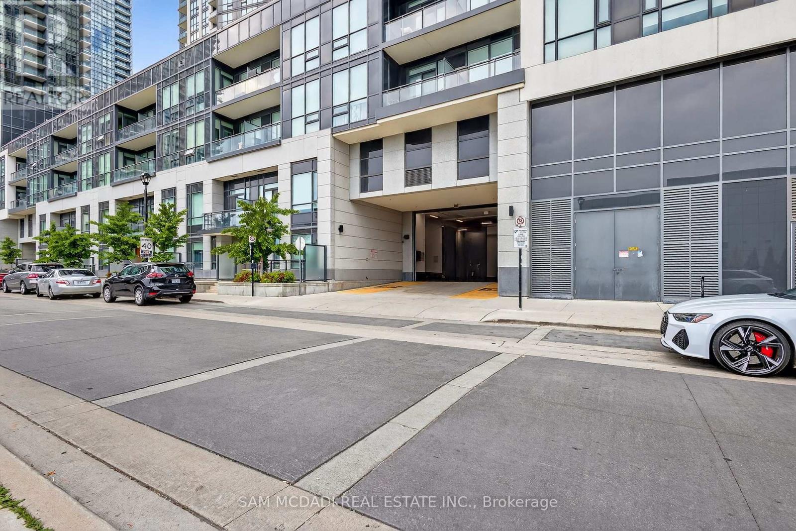 1706 - 4011 Brickstone Mews, Mississauga, Ontario  L5B 0G3 - Photo 25 - W12452749