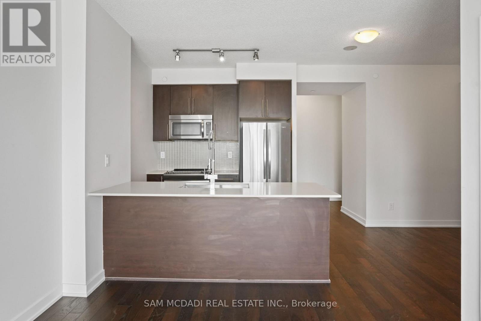 1706 - 4011 Brickstone Mews, Mississauga, Ontario  L5B 0G3 - Photo 4 - W12452749