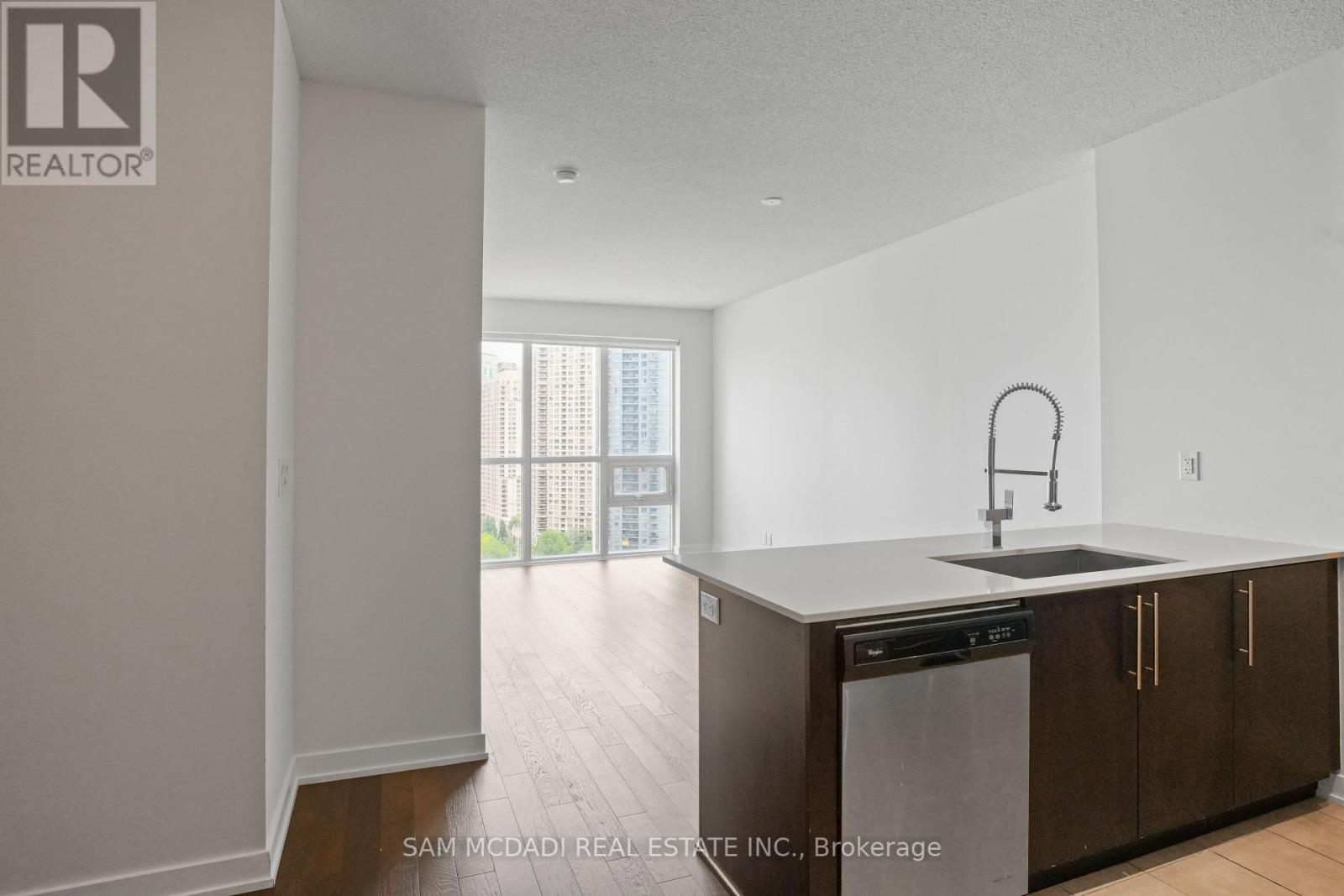 1706 - 4011 Brickstone Mews, Mississauga, Ontario  L5B 0G3 - Photo 5 - W12452749