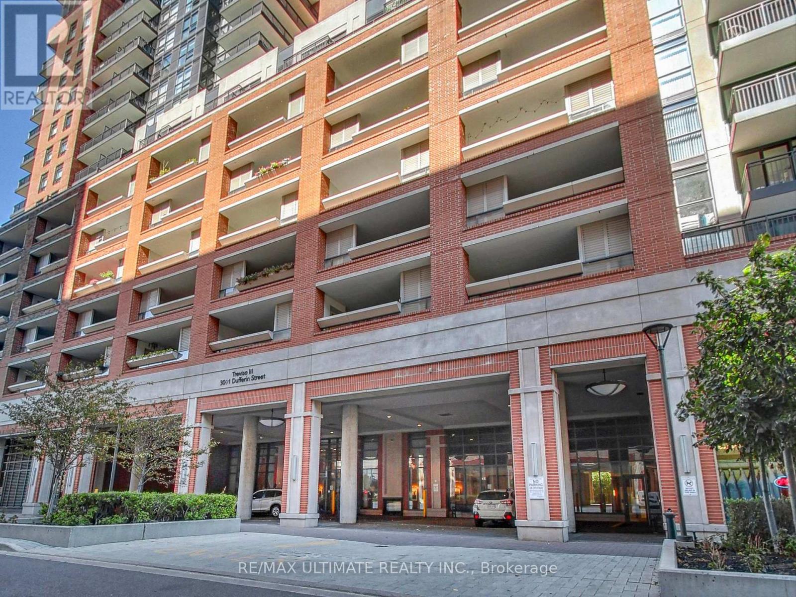 1012 - 3091 Dufferin Street, Toronto, Ontario  M6A 0C4 - Photo 2 - W12452757