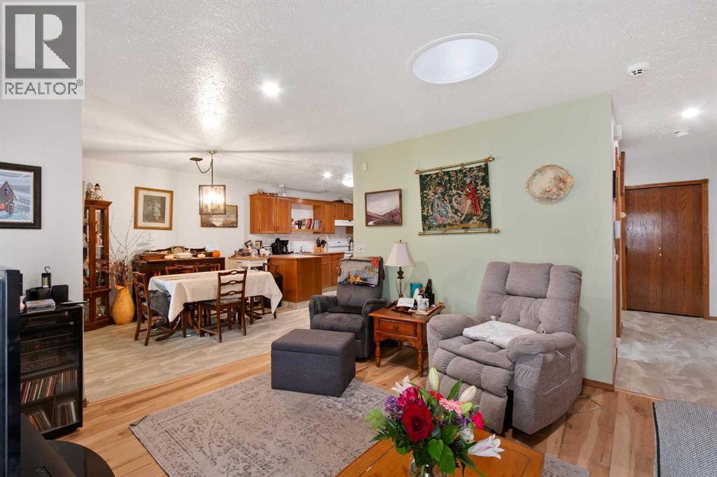 4102 Silverpark Estates Close, Olds, Alberta  T4H 1B4 - Photo 8 - A2263086