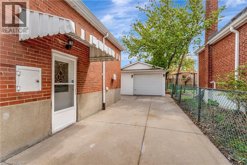 131 East 42nd Street, Hamilton, Ontario  L8T 3A2 - Photo 4 - 40777668