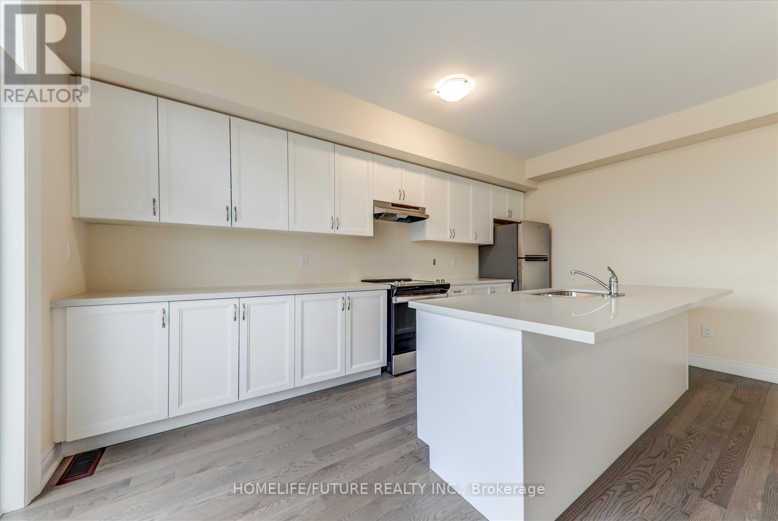 317 Kirkham Drive, Markham, Ontario  L3S 0E9 - Photo 16 - N12450827
