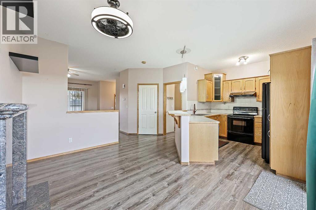 30 Meadowpark Place, Carstairs, Alberta  T0M 0N0 - Photo 11 - A2261073