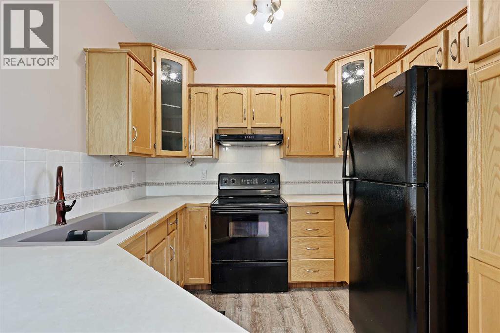 30 Meadowpark Place, Carstairs, Alberta  T0M 0N0 - Photo 12 - A2261073