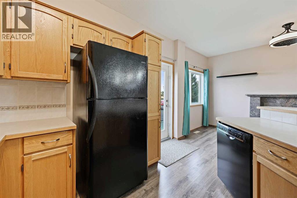 30 Meadowpark Place, Carstairs, Alberta  T0M 0N0 - Photo 14 - A2261073