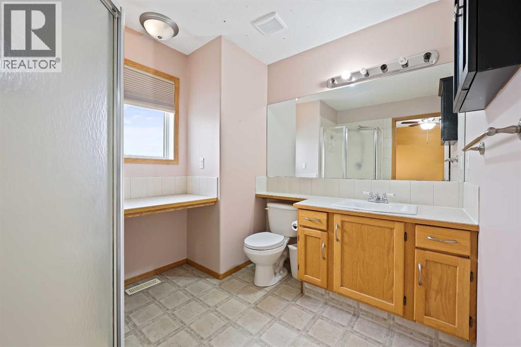 30 Meadowpark Place, Carstairs, Alberta  T0M 0N0 - Photo 20 - A2261073