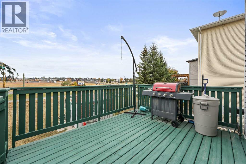 30 Meadowpark Place, Carstairs, Alberta  T0M 0N0 - Photo 34 - A2261073