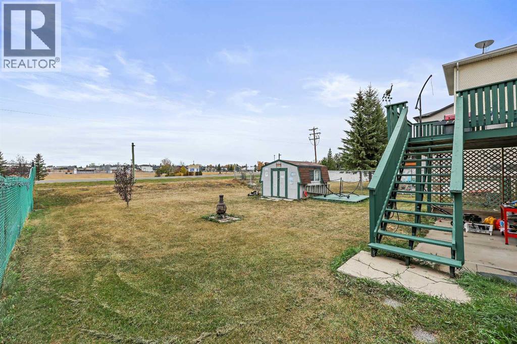30 Meadowpark Place, Carstairs, Alberta  T0M 0N0 - Photo 37 - A2261073
