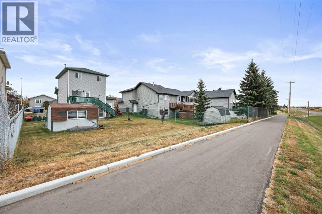 30 Meadowpark Place, Carstairs, Alberta  T0M 0N0 - Photo 38 - A2261073
