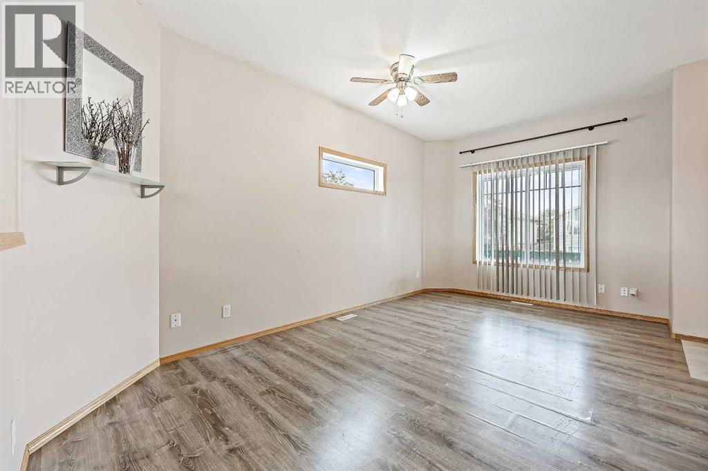 30 Meadowpark Place, Carstairs, Alberta  T0M 0N0 - Photo 6 - A2261073