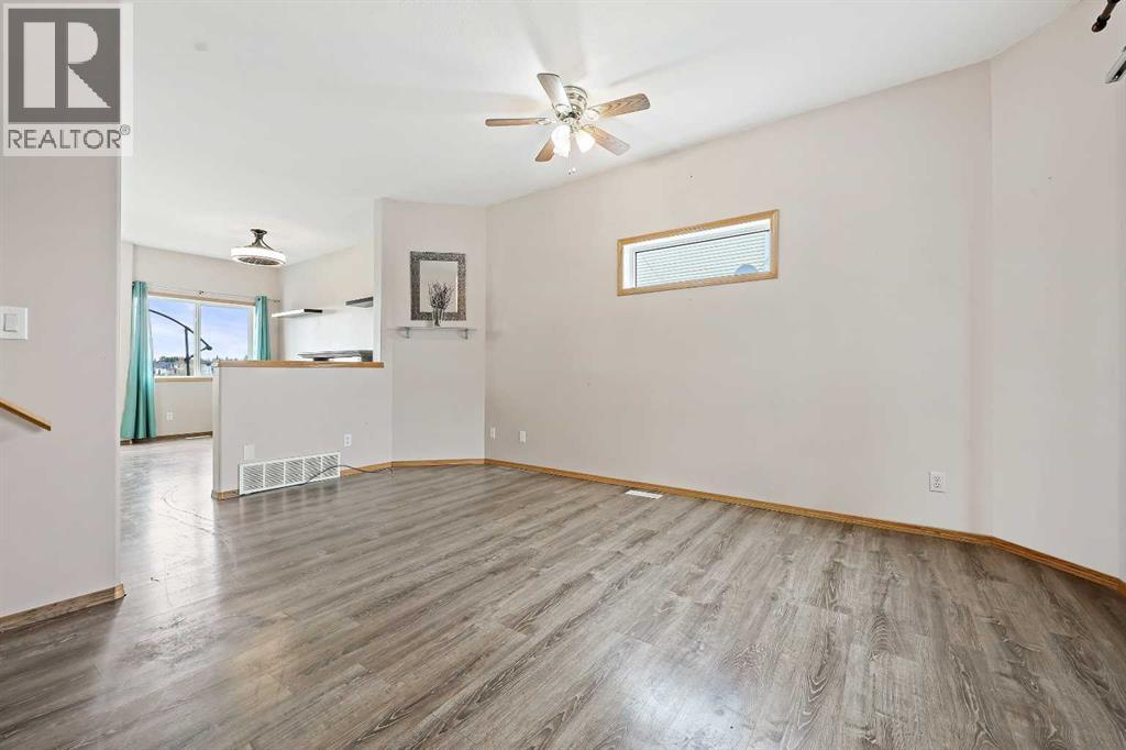 30 Meadowpark Place, Carstairs, Alberta  T0M 0N0 - Photo 7 - A2261073