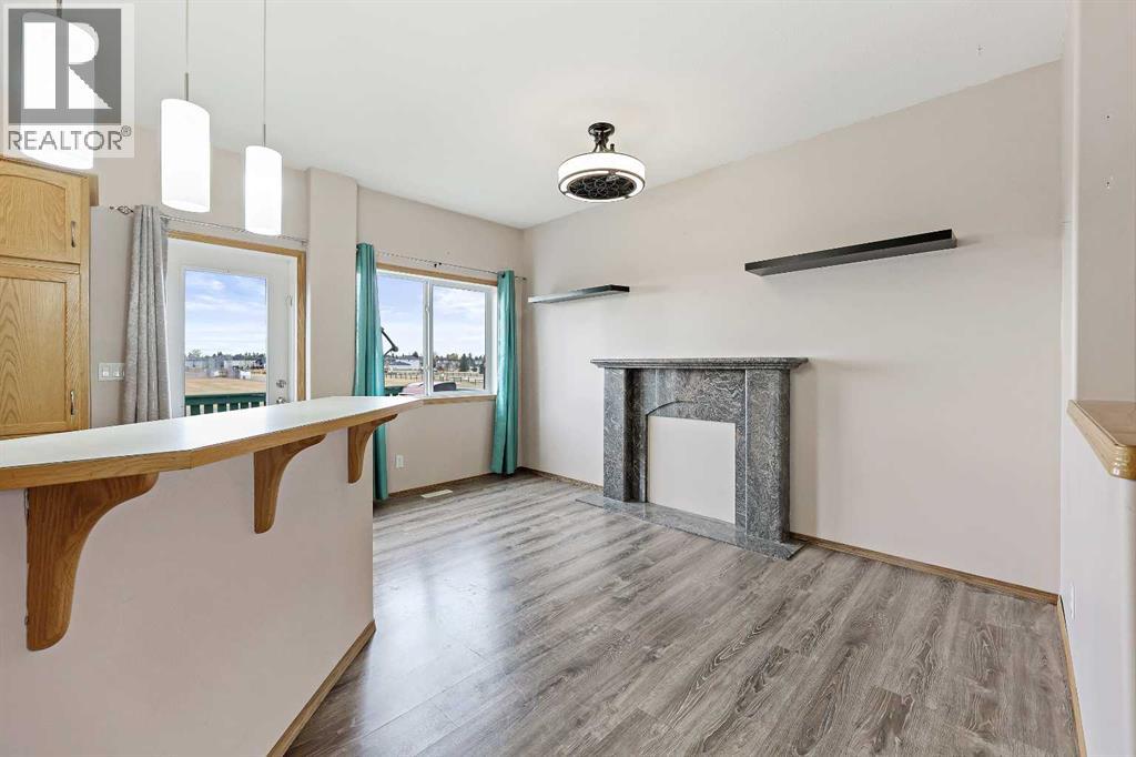 30 Meadowpark Place, Carstairs, Alberta  T0M 0N0 - Photo 8 - A2261073