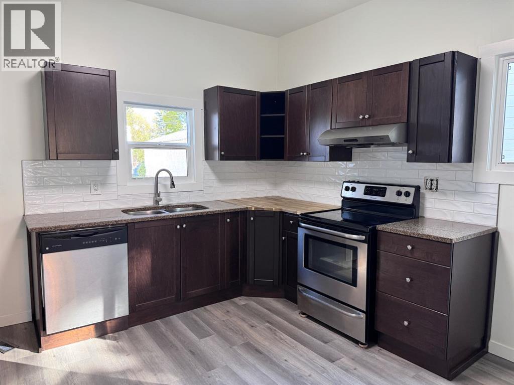 5219 48 Street, Camrose, Alberta  T4V 1M2 - Photo 6 - A2260947