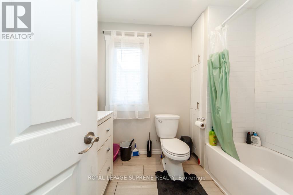 13 Robins Avenue, Hamilton, Ontario  L8H 4M5 - Photo 20 - X12452637