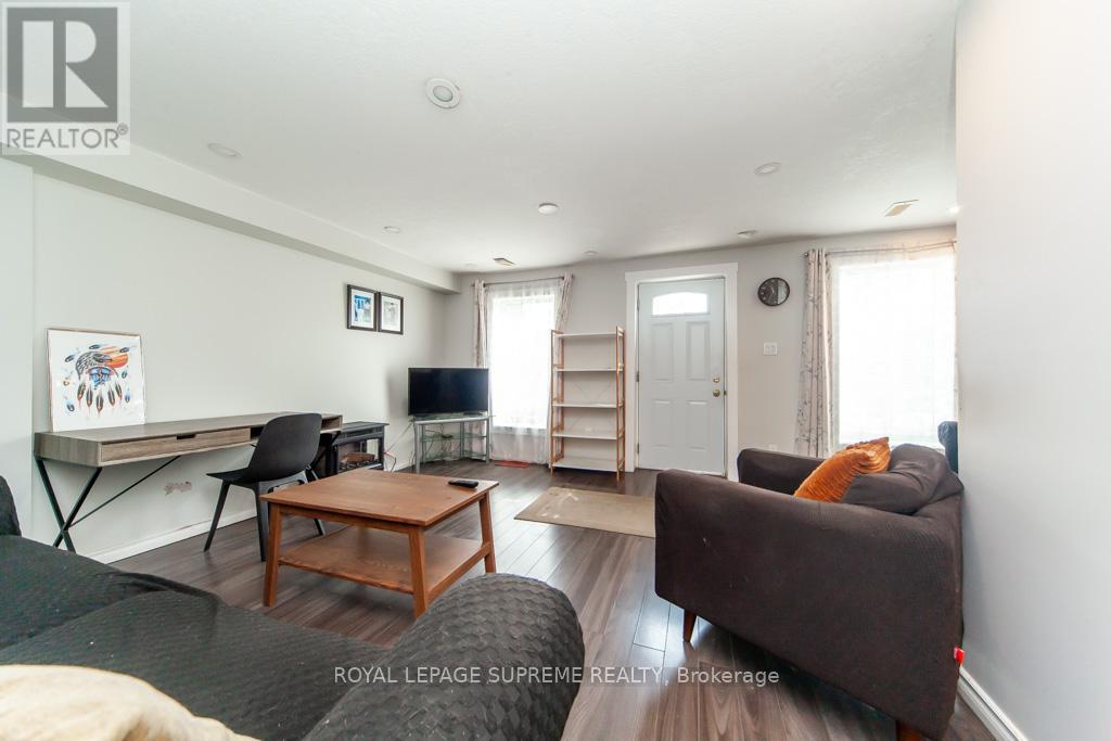 13 Robins Avenue, Hamilton, Ontario  L8H 4M5 - Photo 3 - X12452637