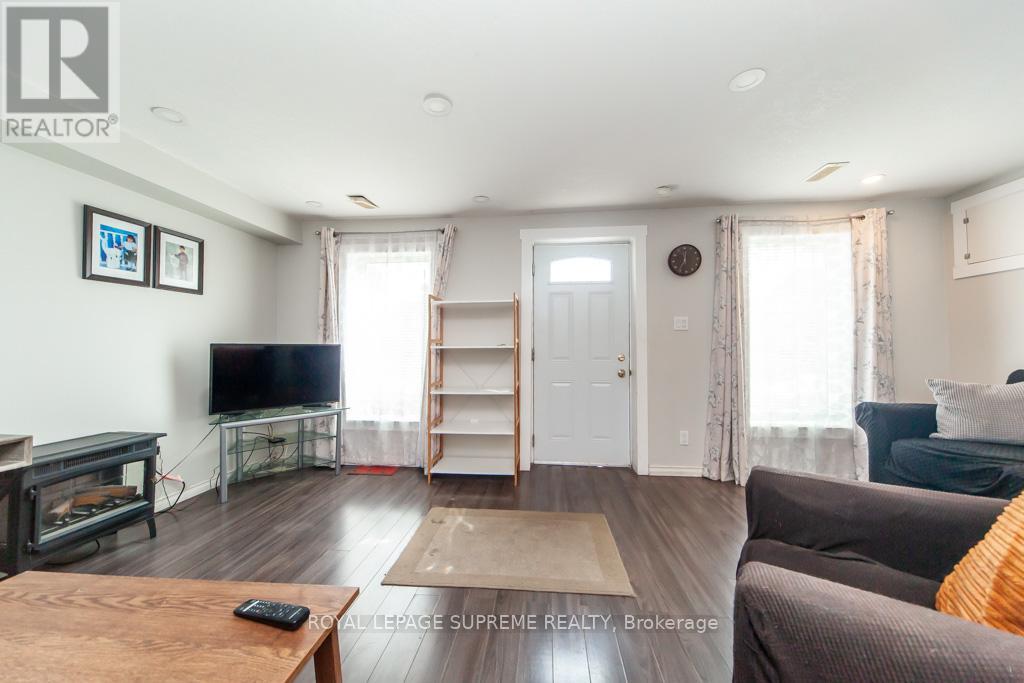 13 Robins Avenue, Hamilton, Ontario  L8H 4M5 - Photo 4 - X12452637