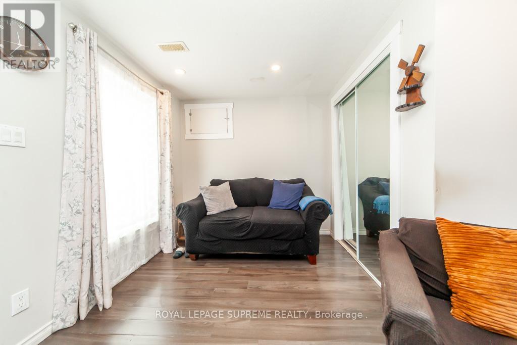 13 Robins Avenue, Hamilton, Ontario  L8H 4M5 - Photo 6 - X12452637
