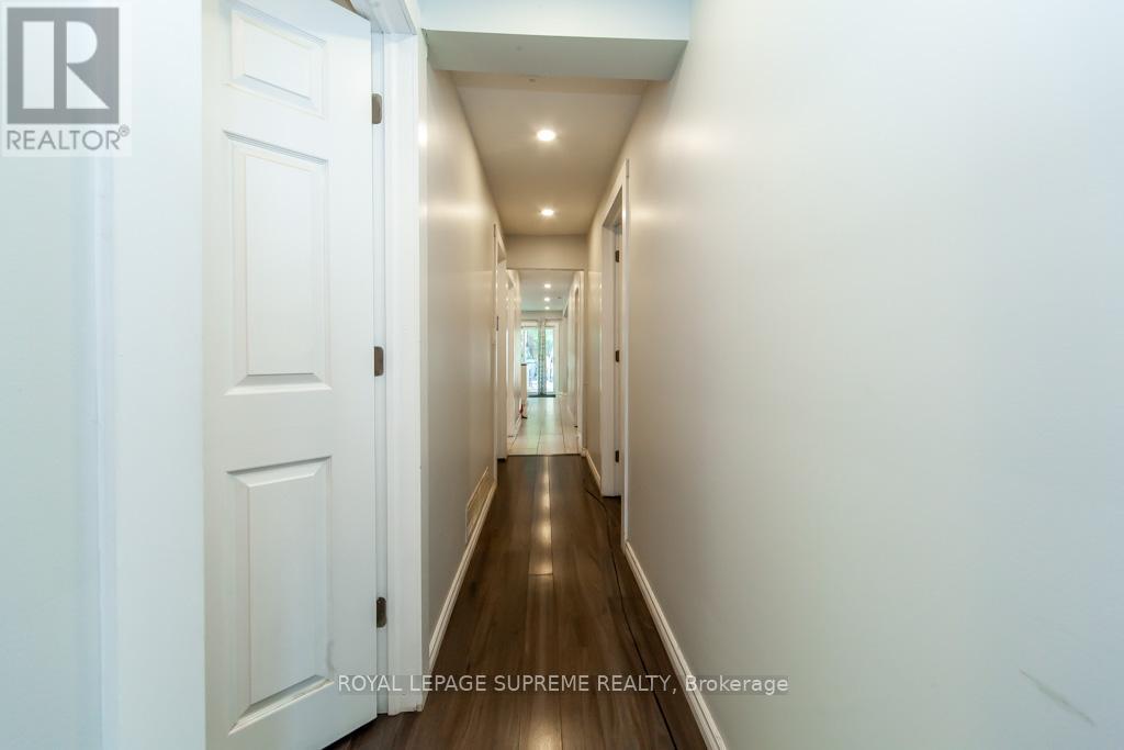 13 Robins Avenue, Hamilton, Ontario  L8H 4M5 - Photo 8 - X12452637