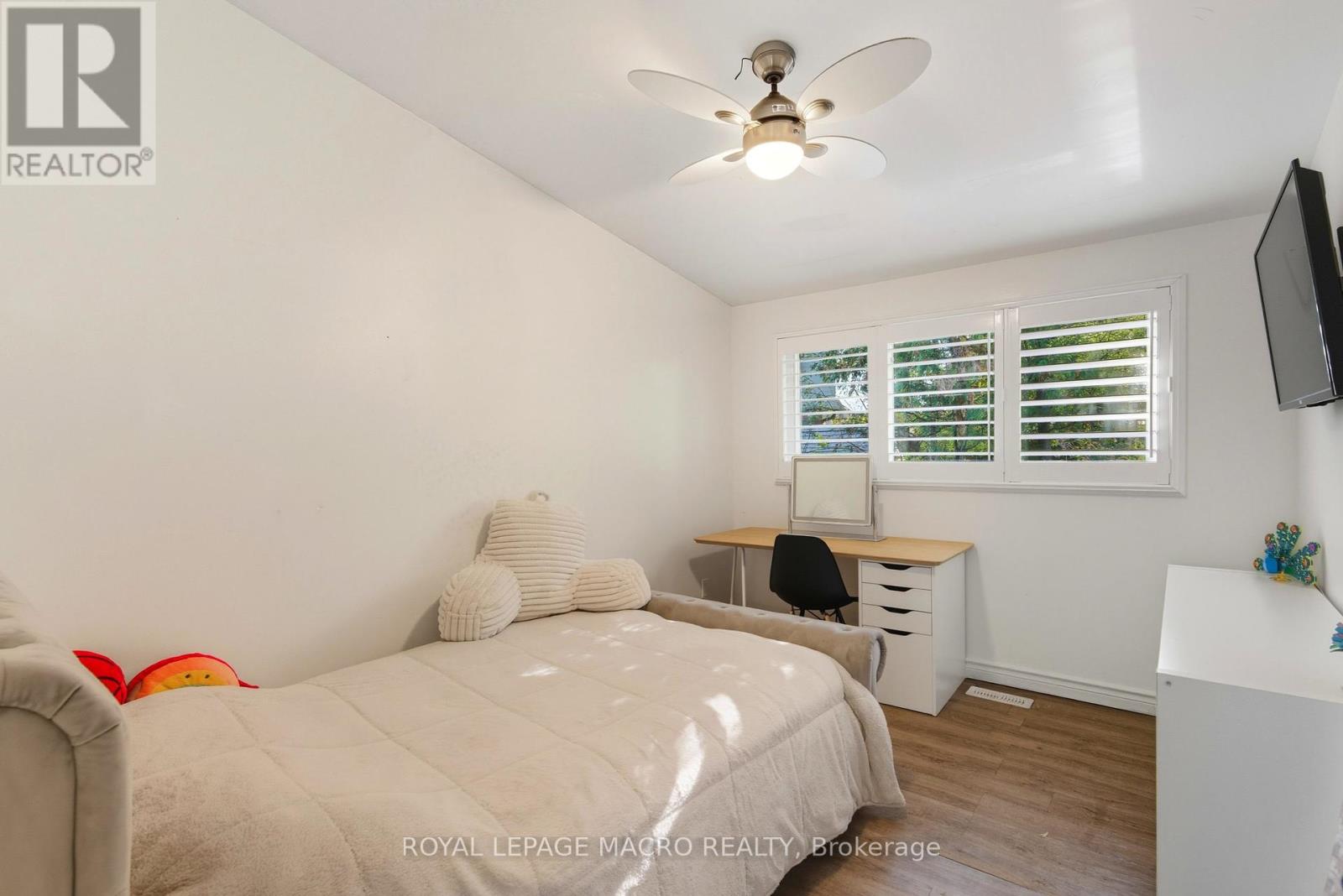 17 Carmen Avenue, Hamilton, Ontario  L8V 2H5 - Photo 10 - X12452676