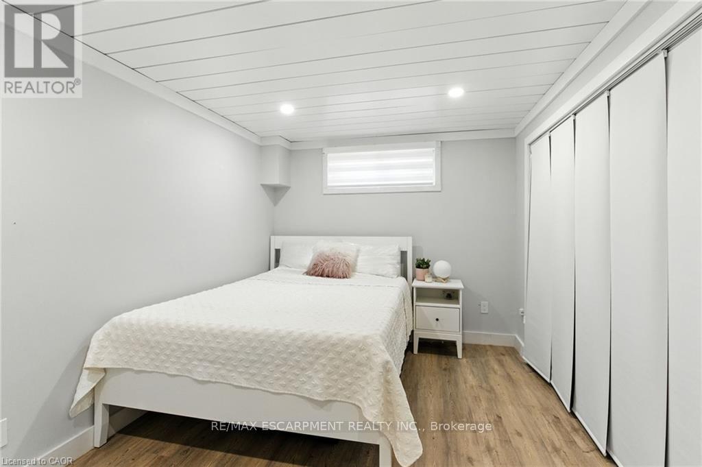 19 Wallace Place, Haldimand, Ontario  N3W 1G4 - Photo 37 - X12452725