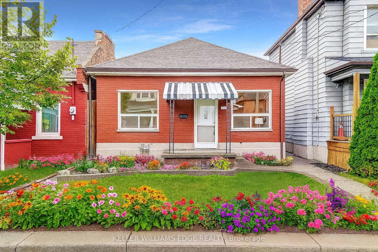 235 Emerald Street N, Hamilton, Ontario  L8L 5L1 - Photo 2 - X12452732