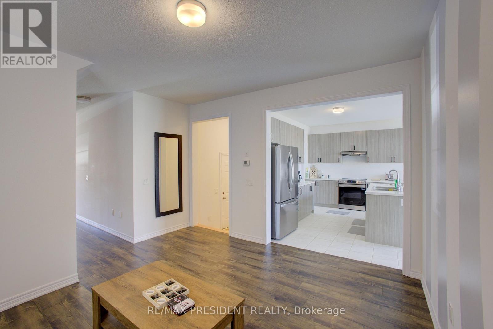 255 Rea Drive, Centre Wellington, Ontario  N1M 0K1 - Photo 11 - X12452741