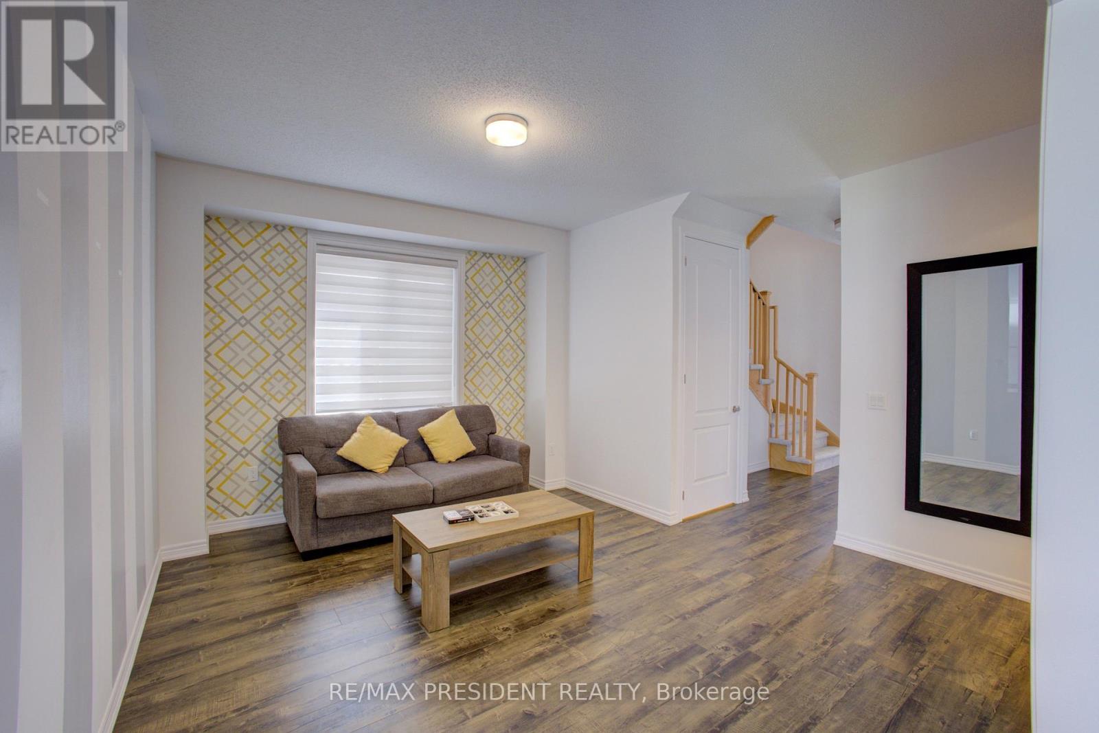 255 Rea Drive, Centre Wellington, Ontario  N1M 0K1 - Photo 12 - X12452741