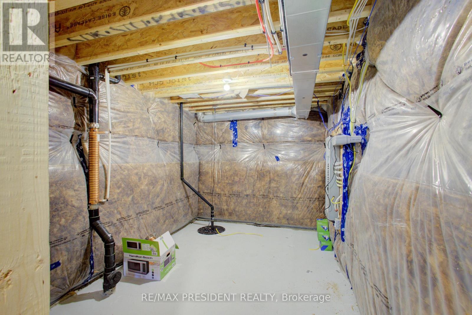 255 Rea Drive, Centre Wellington, Ontario  N1M 0K1 - Photo 37 - X12452741