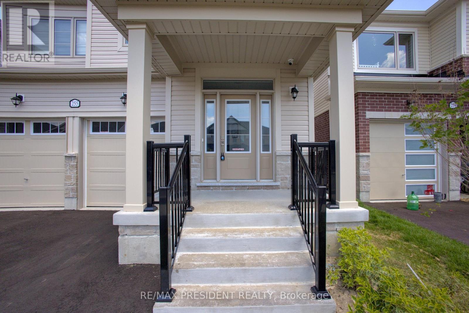 255 Rea Drive, Centre Wellington, Ontario  N1M 0K1 - Photo 4 - X12452741