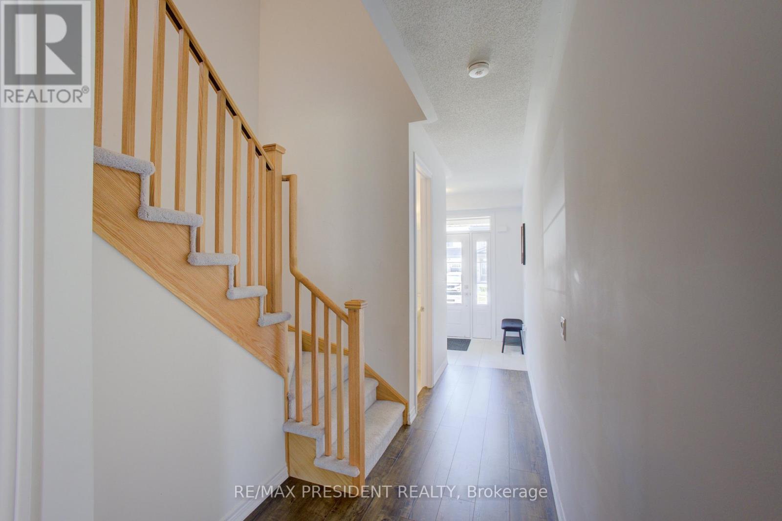 255 Rea Drive, Centre Wellington, Ontario  N1M 0K1 - Photo 8 - X12452741