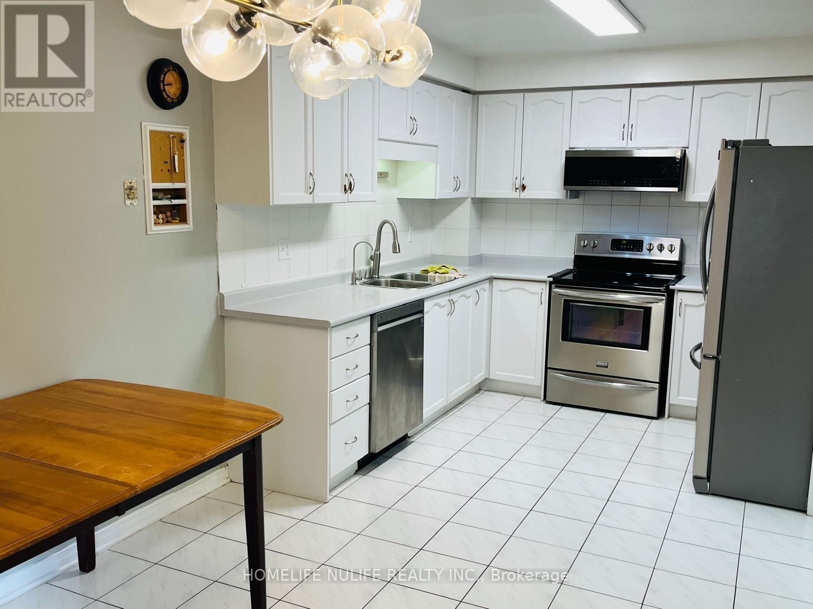114 Fellowes Crescent, Hamilton, Ontario  L0R 2H3 - Photo 8 - X12452753