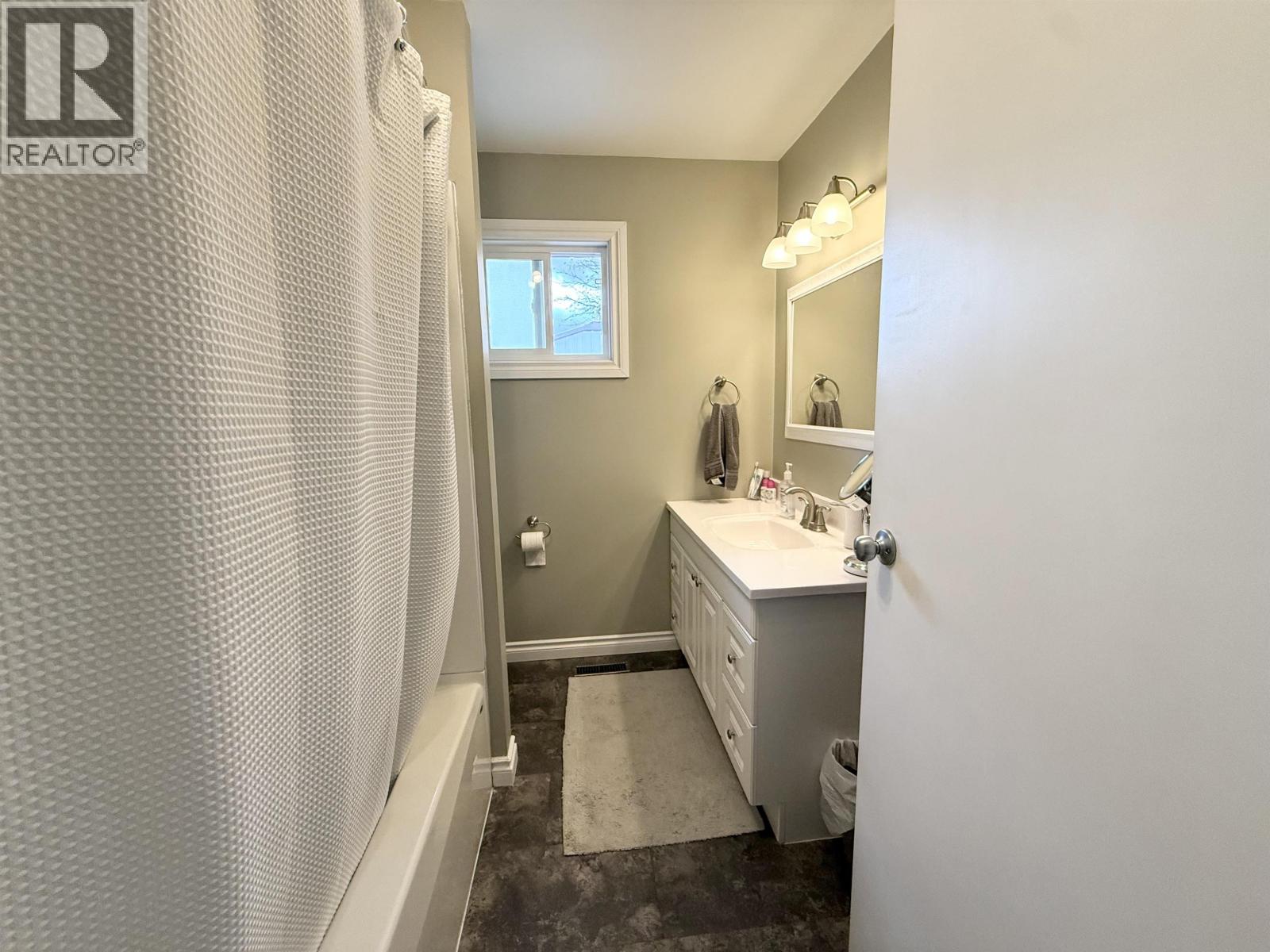 9803 113 Avenue, Fort St. John, British Columbia  V1J 4P7 - Photo 11 - R3056731