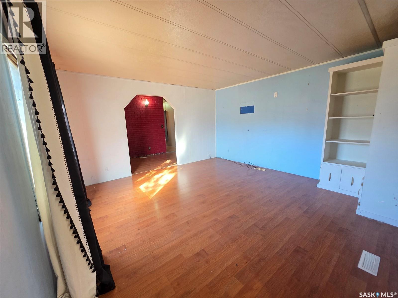 316 Klassen Street, Herbert, Saskatchewan  S0H 2A0 - Photo 5 - SK011010
