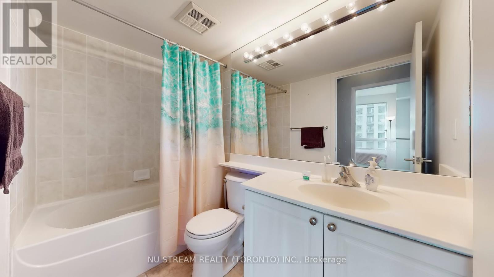 3006 - 219 Fort York Boulevard, Toronto, Ontario  M5V 1B1 - Photo 18 - C12451771