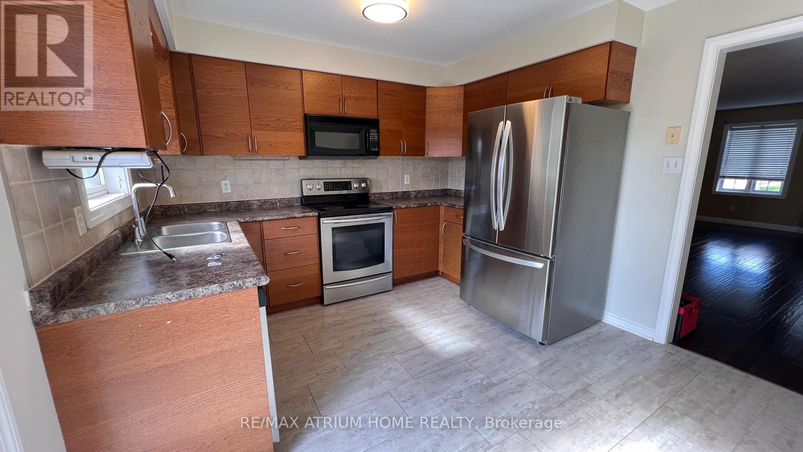 124 Monique Crescent, Barrie, Ontario  L4M 6Y8 - Photo 8 - S12437885