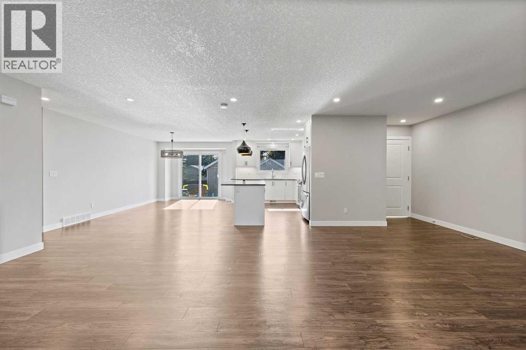 2003 117 Avenue Sw, Calgary, Alberta  T2W 2Y7 - Photo 14 - A2262740