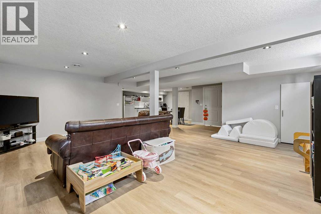 2003 117 Avenue Sw, Calgary, Alberta  T2W 2Y7 - Photo 35 - A2262740