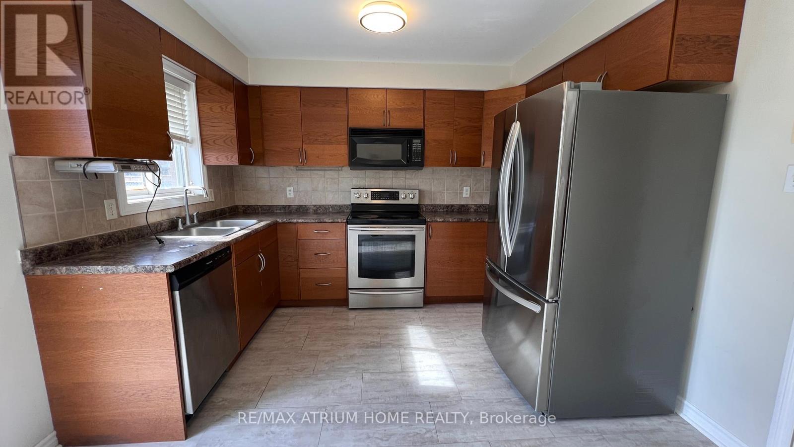 124 Monique Crescent, Barrie, Ontario  L4M 6Y8 - Photo 7 - S12437885
