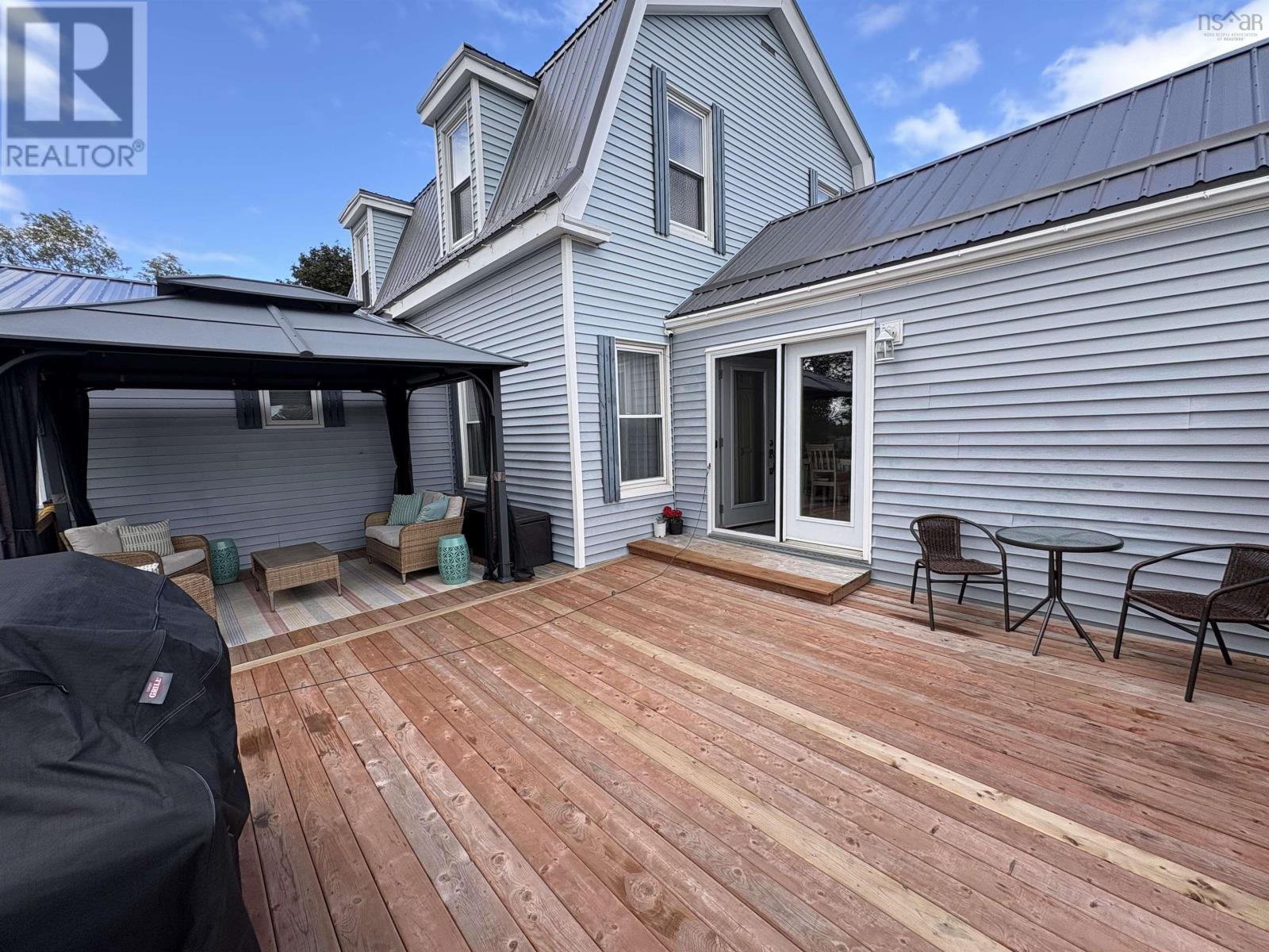 21 Oak Street, Pictou, Nova Scotia  B0K 1H0 - Photo 3 - 202525444