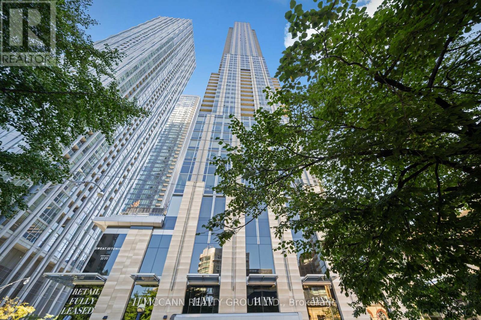 3209 - 11 Yorkville Avenue, Toronto, Ontario  M4W 1L2 - Photo 2 - C12452768